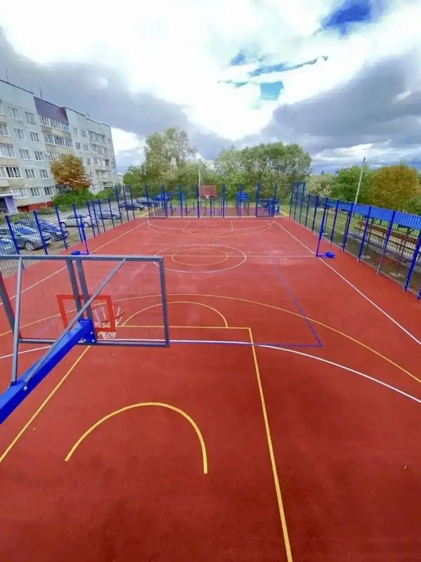 Устройство «умной» спортивной площадки завершено в деревне Переслегино Великолукского района