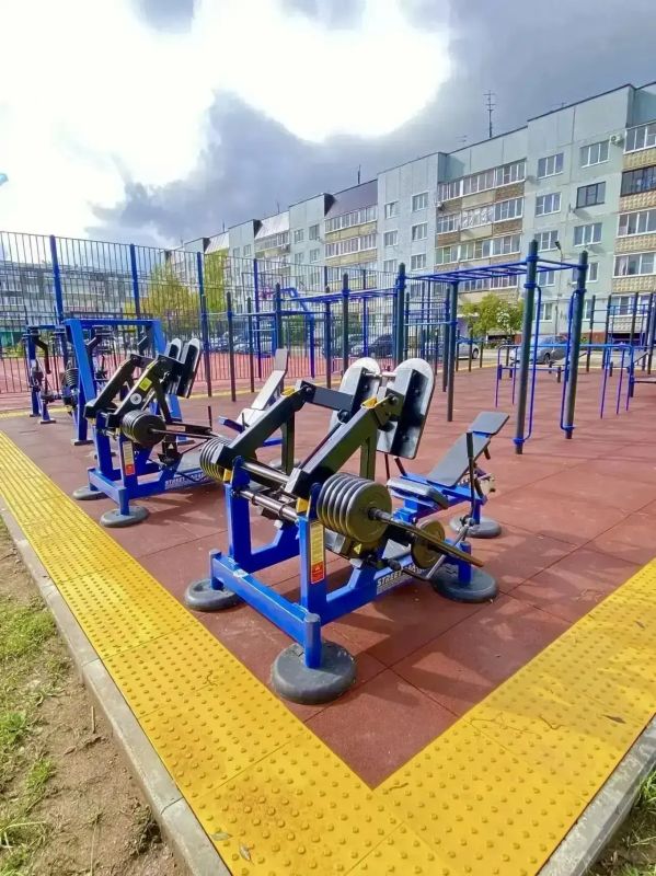 Устройство «умной» спортивной площадки завершено в деревне Переслегино Великолукского района Устройство «умной» спортивной площадки завершено в деревне Переслегино Великолукского района