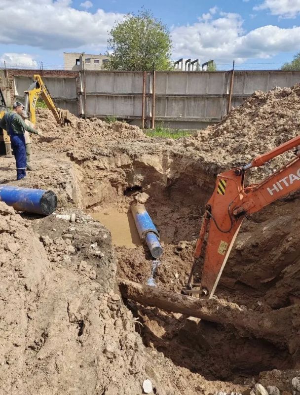 Реконструкция водовода в Великих Луках: проложено 2107 метров Реконструкция водовода в Великих Луках: проложено 2107 метров