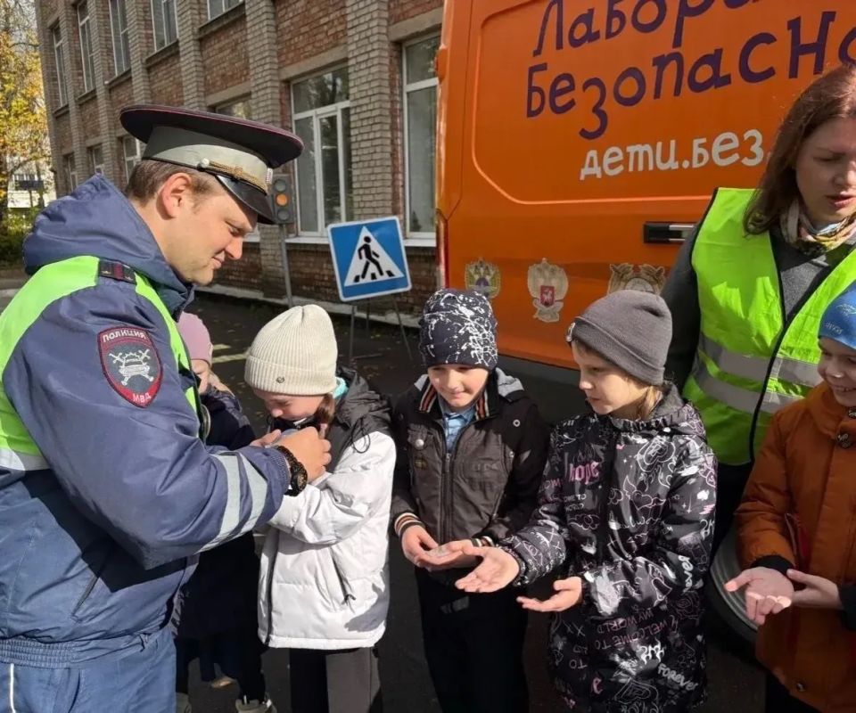 «Посвящение в пешеходы» прошло в Пскове и Великих Луках «Посвящение в пешеходы» прошло в Пскове и Великих Луках