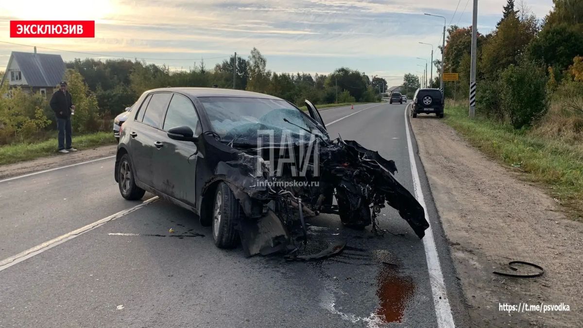 Тройное ДТП с пострадавшим произошло у деревни Логозовичи в Псковском районе Тройное ДТП с пострадавшим произошло у деревни Логозовичи в Псковском районе