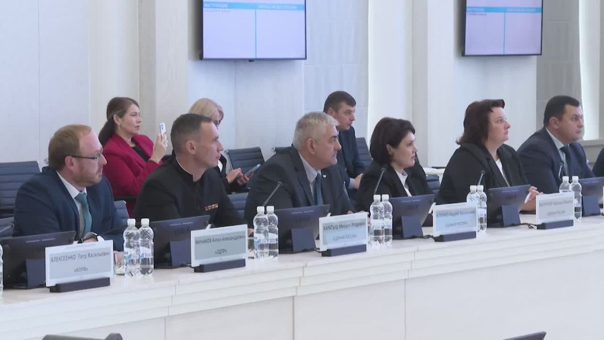 Михаил Ведерников: Выступил на первой сессии Законодательного Собрания Псковской области VIII созыва