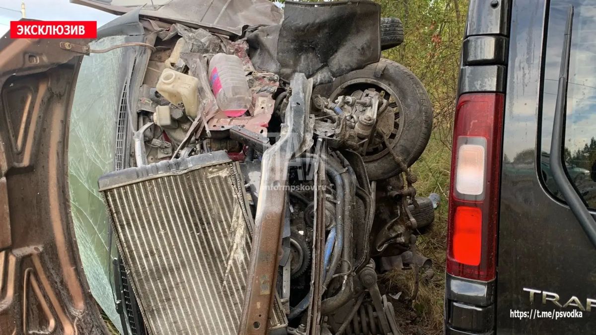 Тройное ДТП с пострадавшим произошло у деревни Логозовичи в Псковском районе Тройное ДТП с пострадавшим произошло у деревни Логозовичи в Псковском районе