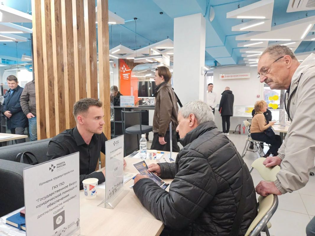 Почти 30 ведущих работодателей региона представили 152 вакансии на осенней ярмарке трудоустройства, которая прошла сегодня на площадке кадрового центра города Пскова и Псковского района 30 сентября