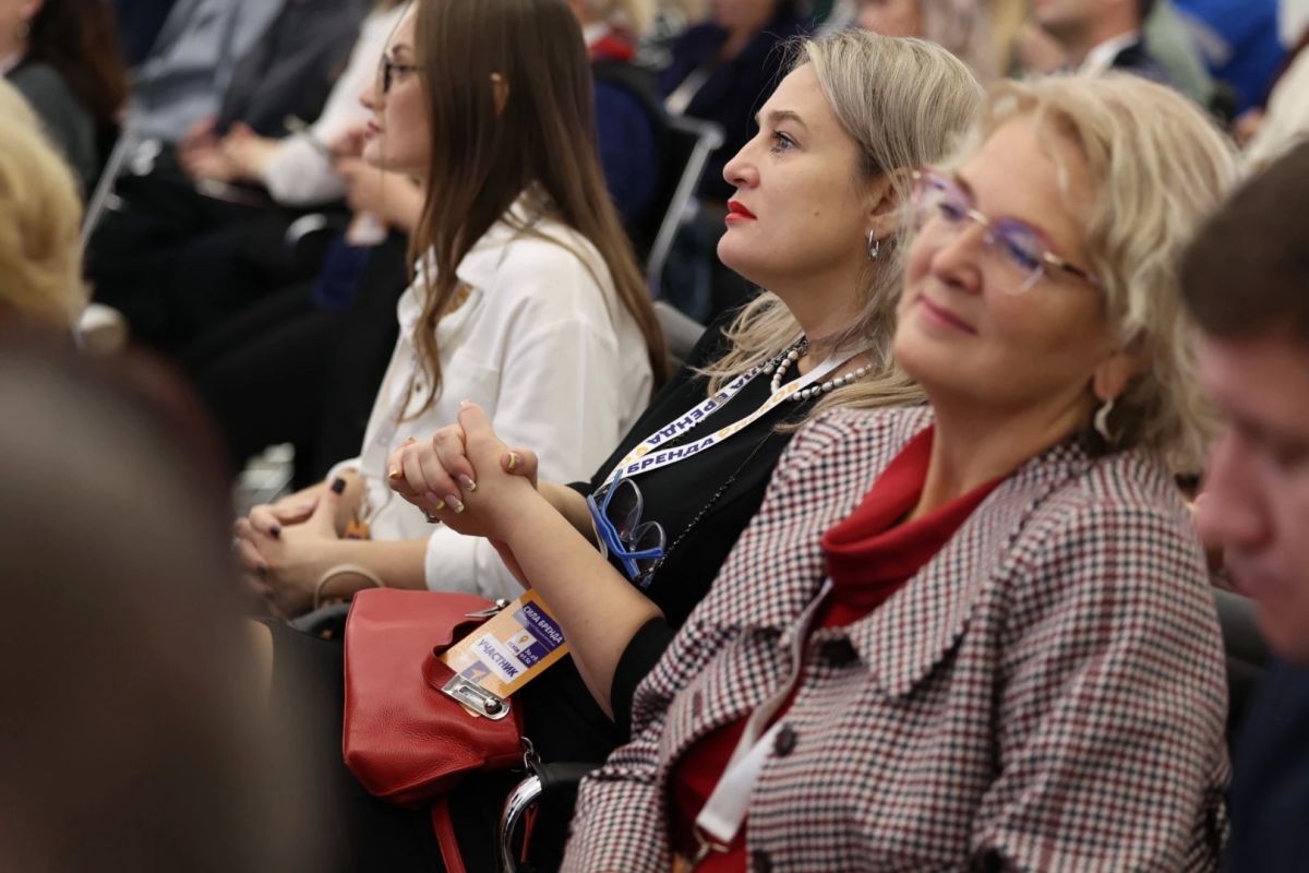 Фрески Мирожского монастыря на форуме «Сила бренда» назвали объектом мирового уровня Фрески Мирожского монастыря на форуме «Сила бренда» назвали объектом мирового уровня