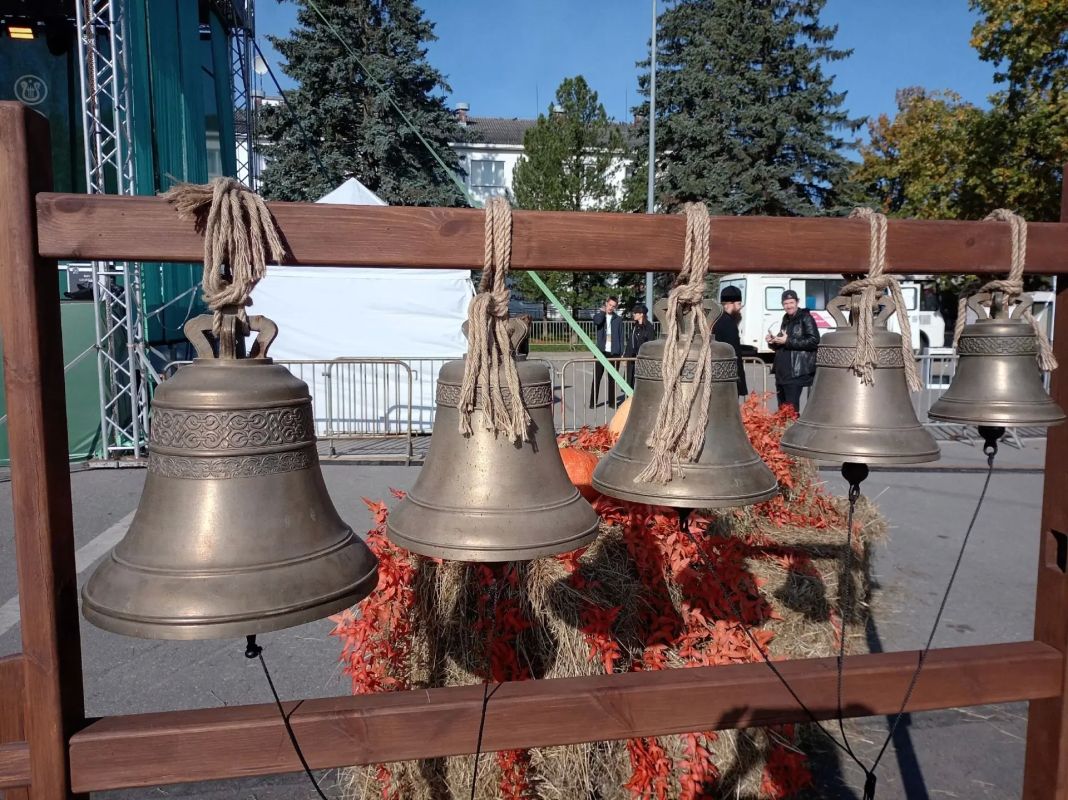 «Архондарик» в деталях. Традиционные угощения, творчество ремесленников, секреты монастырской трапезы и быта - все это уже ждет в Печорах! Мероприятие проходит при поддержке Псковской епархии Русской православной церкви... «Архондарик» в деталях. Традиционные угощения, творчество ремесленников, секреты монастырской трапезы и быта - все это уже ждет в Печорах! Мероприятие проходит при поддержке Псковской епархии Русской православной церкви...