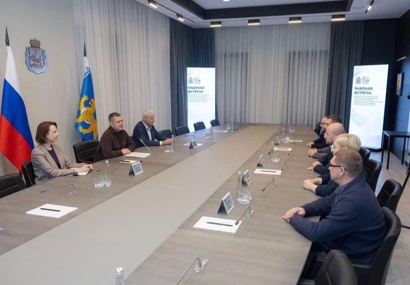 Губернатор Михаил Ведерников провёл первую встречу с руководителями фракций нового созыва Заксобрания региона Губернатор Михаил Ведерников провёл первую встречу с руководителями фракций нового созыва Заксобрания региона