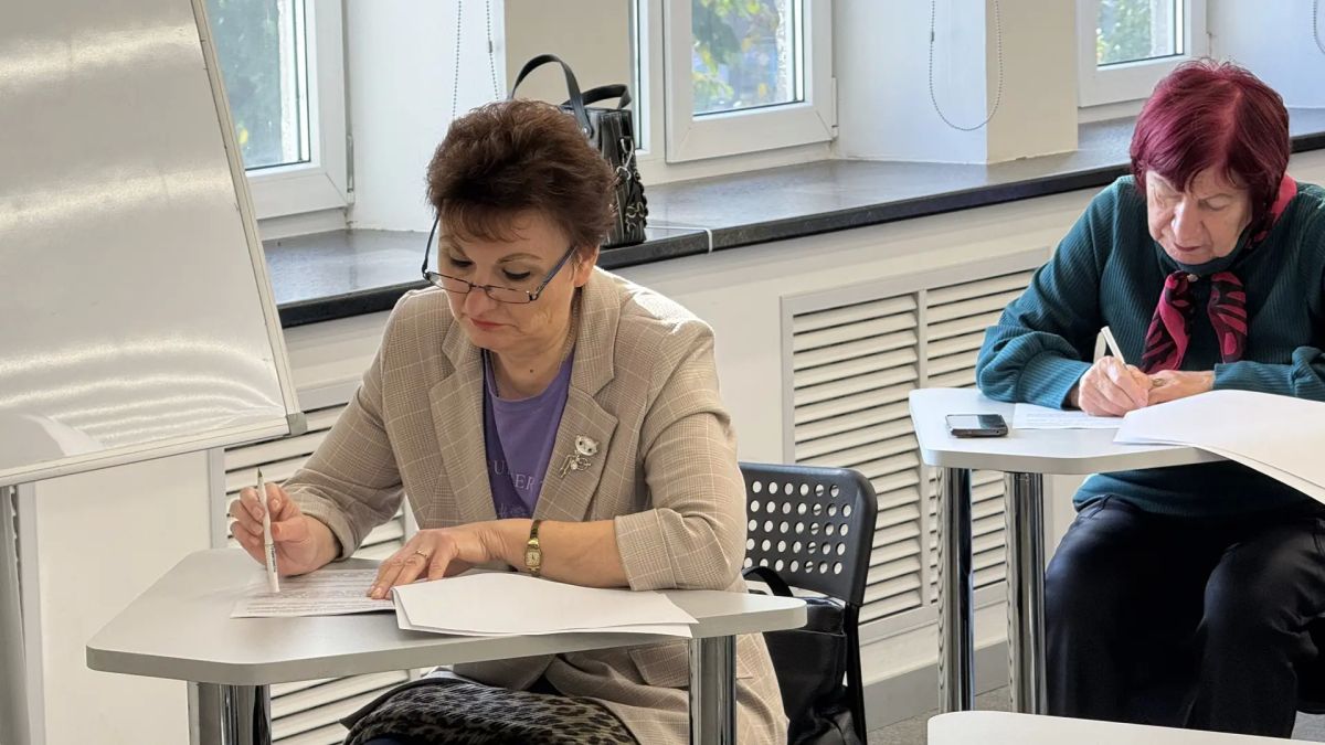 Сотрудники Управления Федерального казначейства по Псковской области приняли участие в региональном этапе V Всероссийского чемпионата по финансовой грамотности среди лиц пенсионного возраста, который проходил на площадке... Сотрудники Управления Федерального казначейства по Псковской области приняли участие в региональном этапе V Всероссийского чемпионата по финансовой грамотности среди лиц пенсионного возраста, который проходил на площадке...