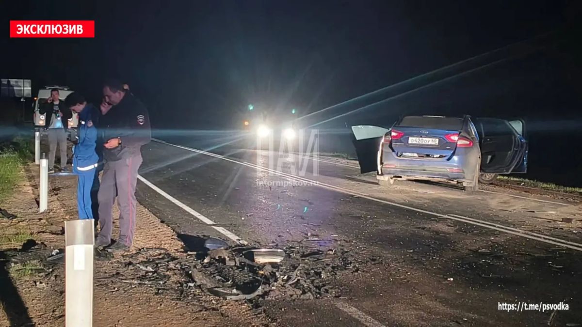 Лобовое столкновение автомобилей Ford и Chevrolet произошло в Новосокольническом районе недалеко от деревни Захарино в направлении Великих Лук Лобовое столкновение автомобилей Ford и Chevrolet произошло в Новосокольническом районе недалеко от деревни Захарино в направлении Великих Лук