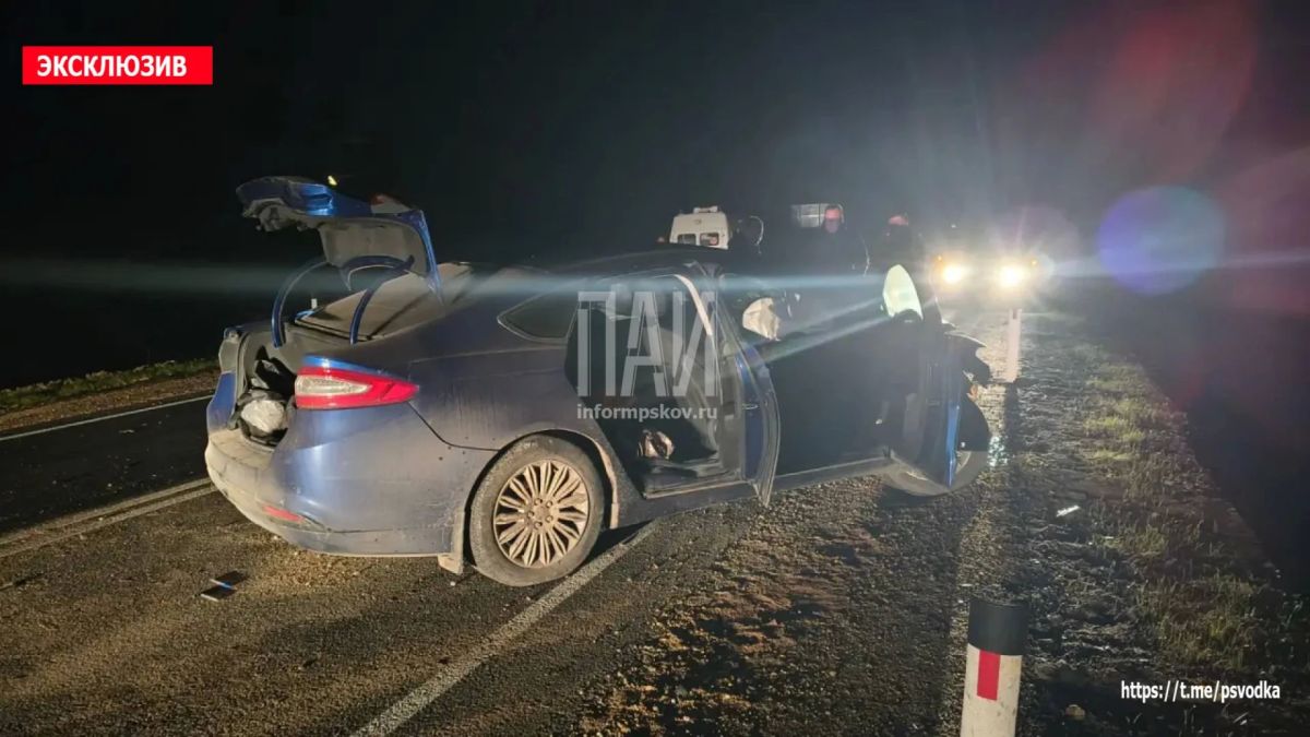 Лобовое столкновение автомобилей Ford и Chevrolet произошло в Новосокольническом районе недалеко от деревни Захарино в направлении Великих Лук Лобовое столкновение автомобилей Ford и Chevrolet произошло в Новосокольническом районе недалеко от деревни Захарино в направлении Великих Лук