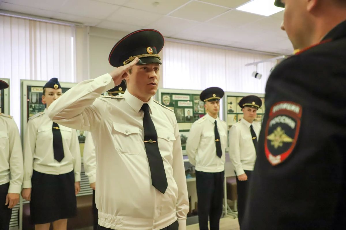 Группа слушателей Центра профессиональной подготовки Управления МВД России по Псковской области приняла присягу Группа слушателей Центра профессиональной подготовки Управления МВД России по Псковской области приняла присягу