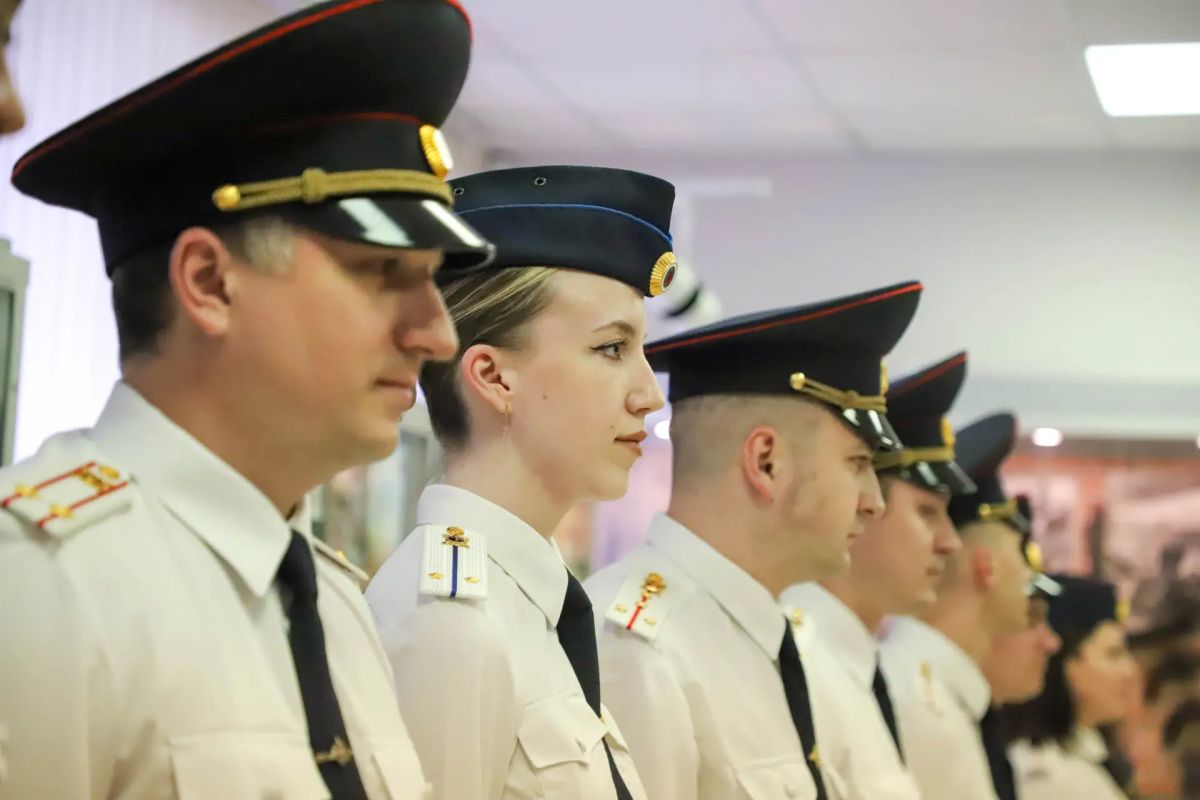 Группа слушателей Центра профессиональной подготовки Управления МВД России по Псковской области приняла присягу Группа слушателей Центра профессиональной подготовки Управления МВД России по Псковской области приняла присягу