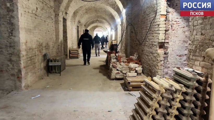 Псковские полицейские выявили 12 иностранцев, незаконно находящихся в России Псковские полицейские выявили 12 иностранцев, незаконно находящихся в России