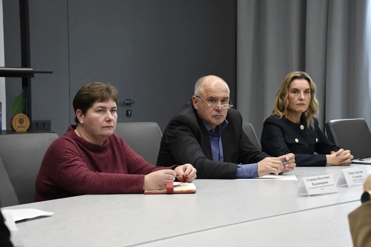 В Пскове прошло совещание с представителями предприятий и организаций города по вопросу проведения диспансеризации сотрудников В Пскове прошло совещание с представителями предприятий и организаций города по вопросу проведения диспансеризации сотрудников