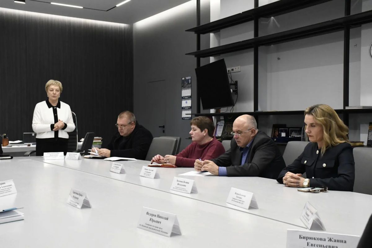 В Пскове прошло совещание с представителями предприятий и организаций города по вопросу проведения диспансеризации сотрудников