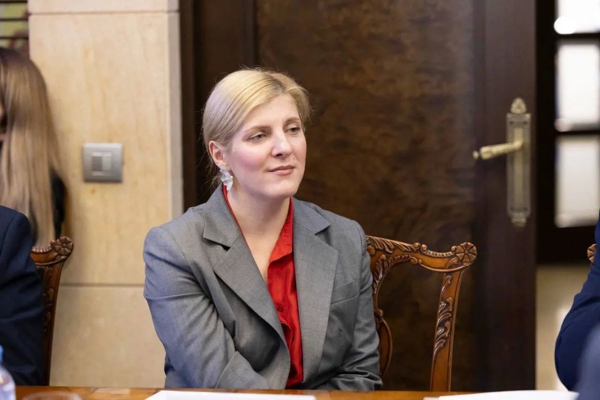 Анна Цивилева: Вместе с губернатором Псковской области Михаилом Ведерниковым обсудили вопросы комплексной поддержки ветеранов СВО и членов их семей Анна Цивилева: Вместе с губернатором Псковской области Михаилом Ведерниковым обсудили вопросы комплексной поддержки ветеранов СВО и членов их семей