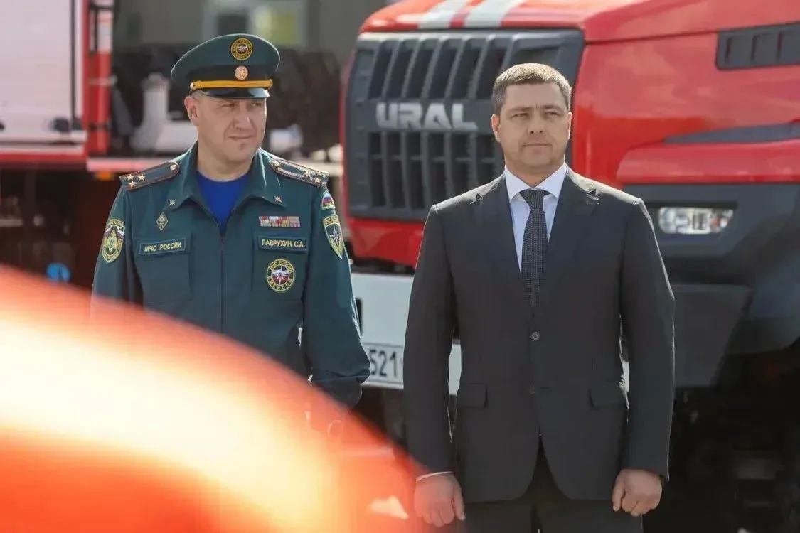Губернатор Михаил Ведерников поздравил сотрудников и ветеранов спецпожарной охраны с профессиональным праздником Губернатор Михаил Ведерников поздравил сотрудников и ветеранов спецпожарной охраны с профессиональным праздником