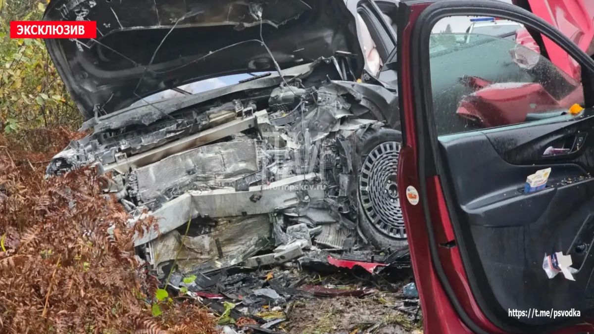 В Невельском районе, в 15 км от Невеля в сторону Усвят, произошло лобовое столкновение автомобилей Chevrolet и Lifan В Невельском районе, в 15 км от Невеля в сторону Усвят, произошло лобовое столкновение автомобилей Chevrolet и Lifan