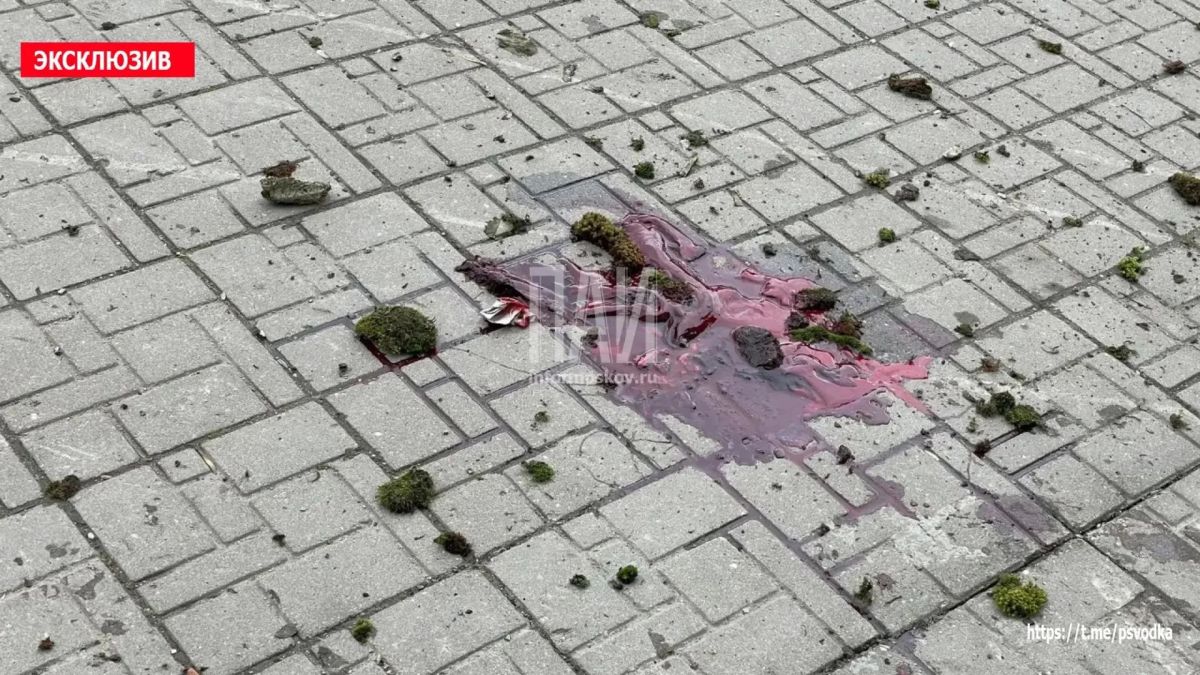 В Острове, на улице 1 Мая, мужчина 1977 года рождения упал с пятого этажа в ходе ремонта козырька балкона В Острове, на улице 1 Мая, мужчина 1977 года рождения упал с пятого этажа в ходе ремонта козырька балкона