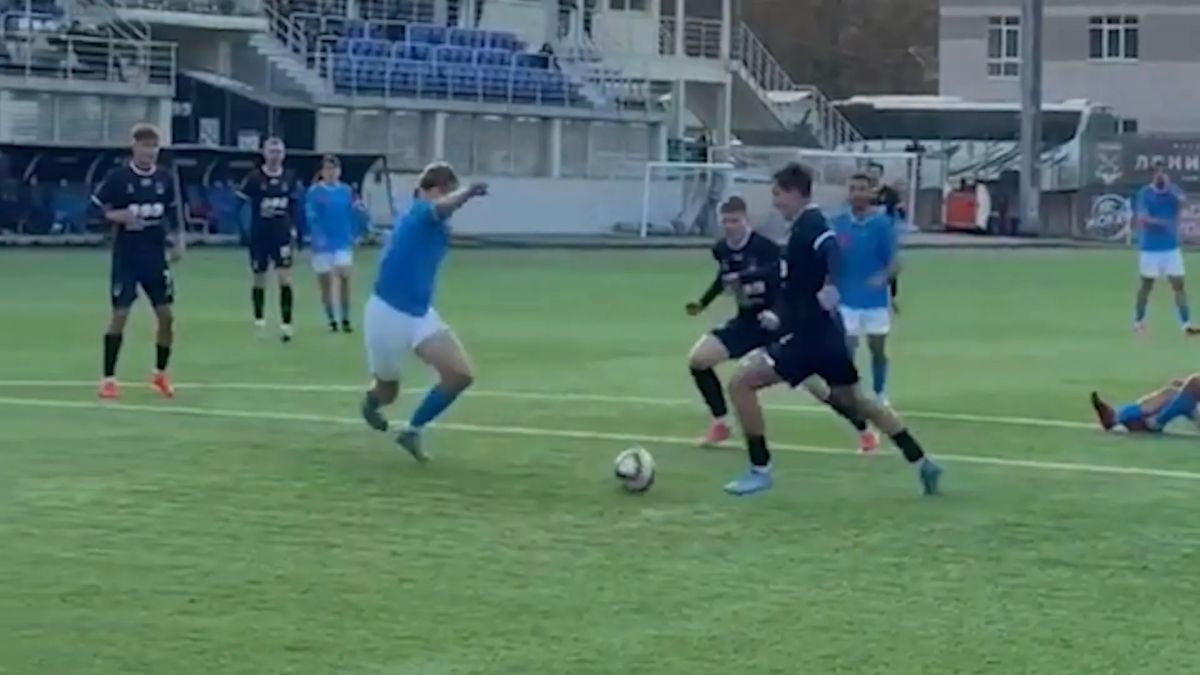 ФК "Луки-Энергия" уступил "Ленинградцу" со счетом 0:2 и покинул Кубок России