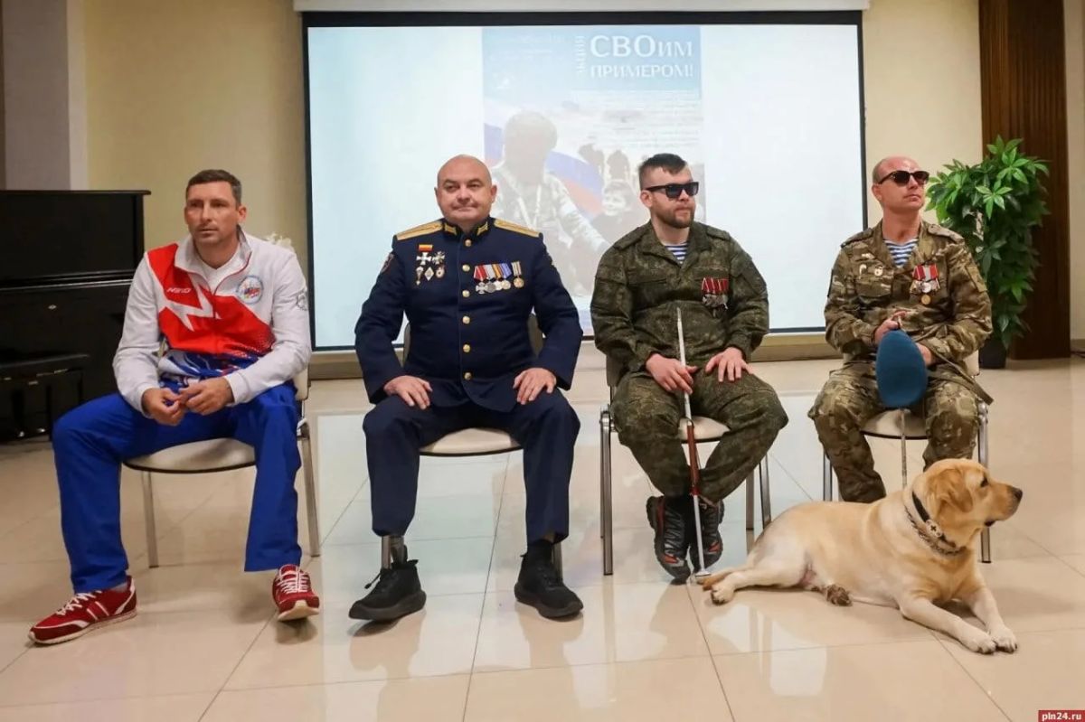 Забота о четвероногих помощниках: псковские владельцы собак-проводников получают корм по электронным сертификатам