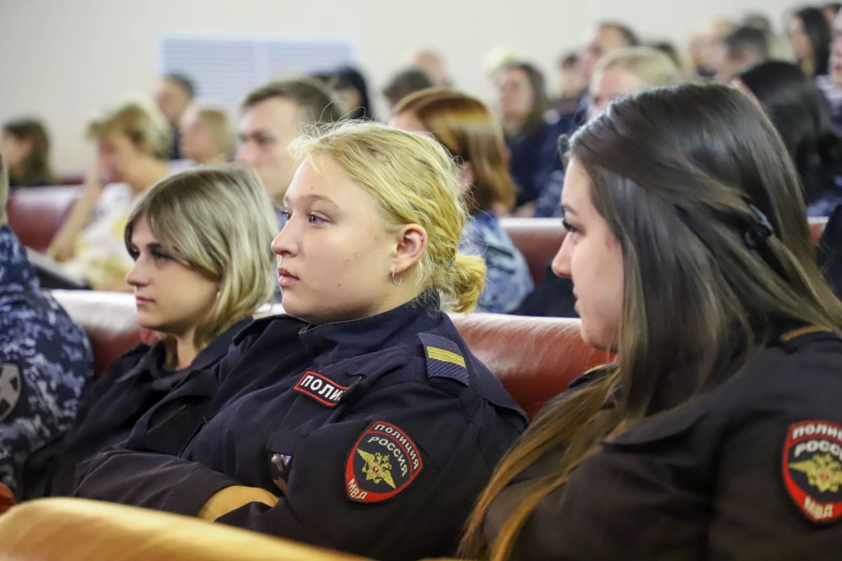 В УМВД России по Псковской области состоялось занятие по государственноправовому информированию В УМВД России по Псковской области состоялось занятие по государственноправовому информированию