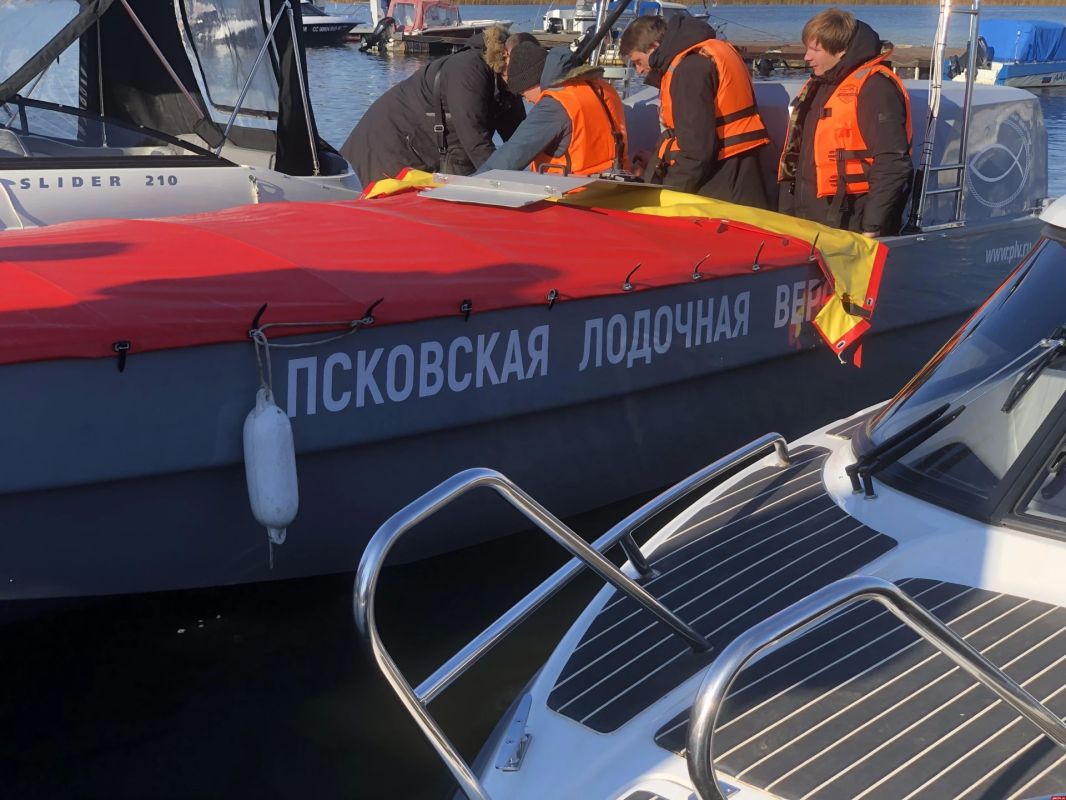 В Пскове представили безэкипажный грузовой катер: дистанционное управление и автопилот В Пскове представили безэкипажный грузовой катер: дистанционное управление и автопилот