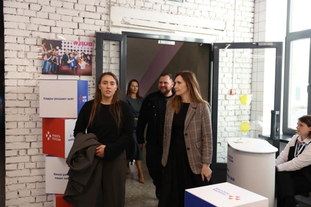 Площадки всероссийского форума «День профразвития: найди себя в Псковской области» посетила заместитель главы региона Ольга Тимофеева сегодня, 15 октября Площадки всероссийского форума «День профразвития: найди себя в Псковской области» посетила заместитель главы региона Ольга Тимофеева сегодня, 15 октября