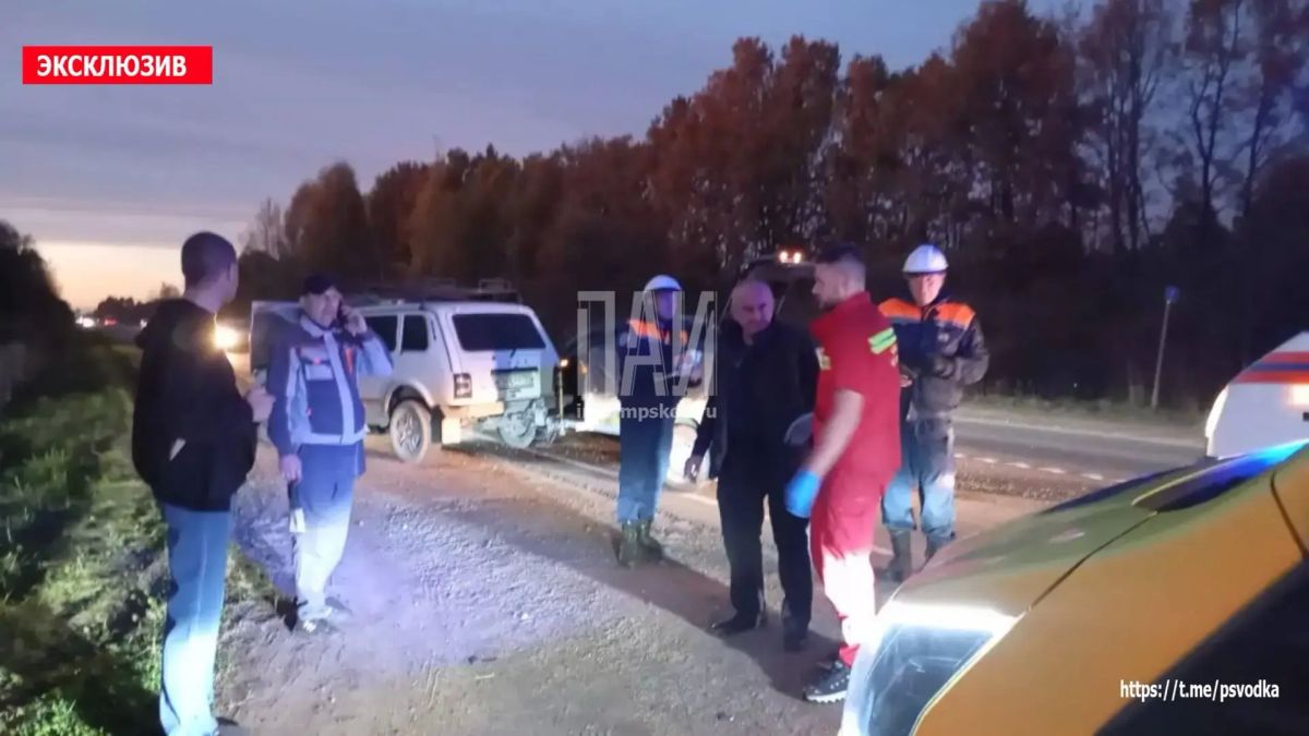 ДТП на трассе Псков-Гдов: на помощь пострадавшей в «Ниве» прибыли спасатели и медики ДТП на трассе Псков-Гдов: на помощь пострадавшей в «Ниве» прибыли спасатели и медики