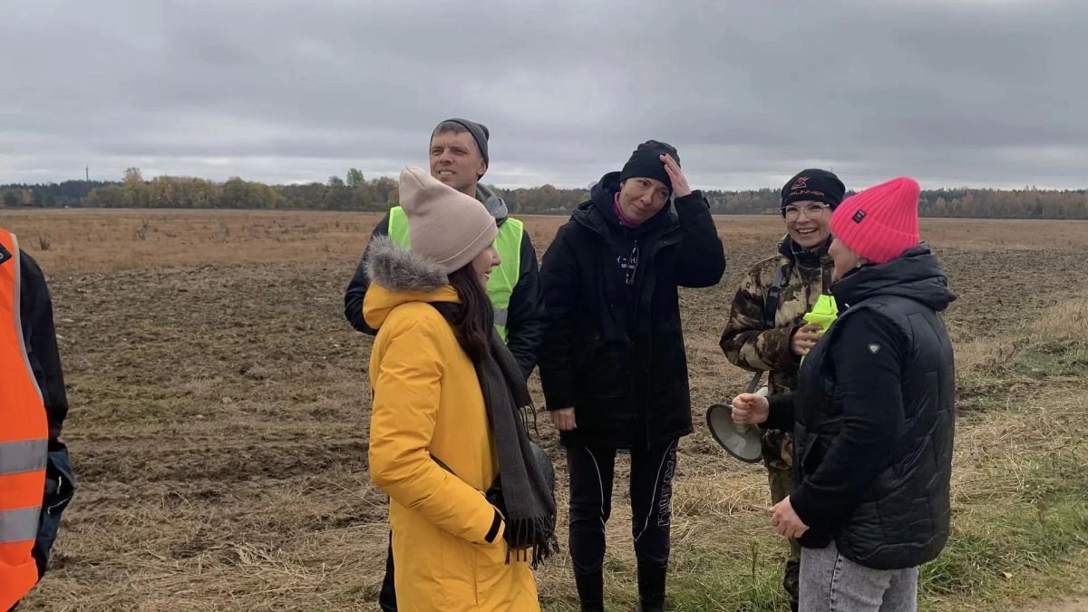 В поисках пропавшей девочки принимали участие поисково-спасательный отряд «ЛизаАлерт», АНО «Дружина», волонтёры, сотрудники администрации Печорского округа и глава округа Валерий Зайцев В поисках пропавшей девочки принимали участие поисково-спасательный отряд «ЛизаАлерт», АНО «Дружина», волонтёры, сотрудники администрации Печорского округа и глава округа Валерий Зайцев