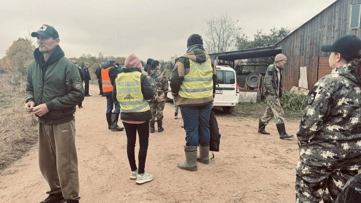 В поисках пропавшей девочки принимали участие поисково-спасательный отряд «ЛизаАлерт», АНО «Дружина», волонтёры, сотрудники администрации Печорского округа и глава округа Валерий Зайцев