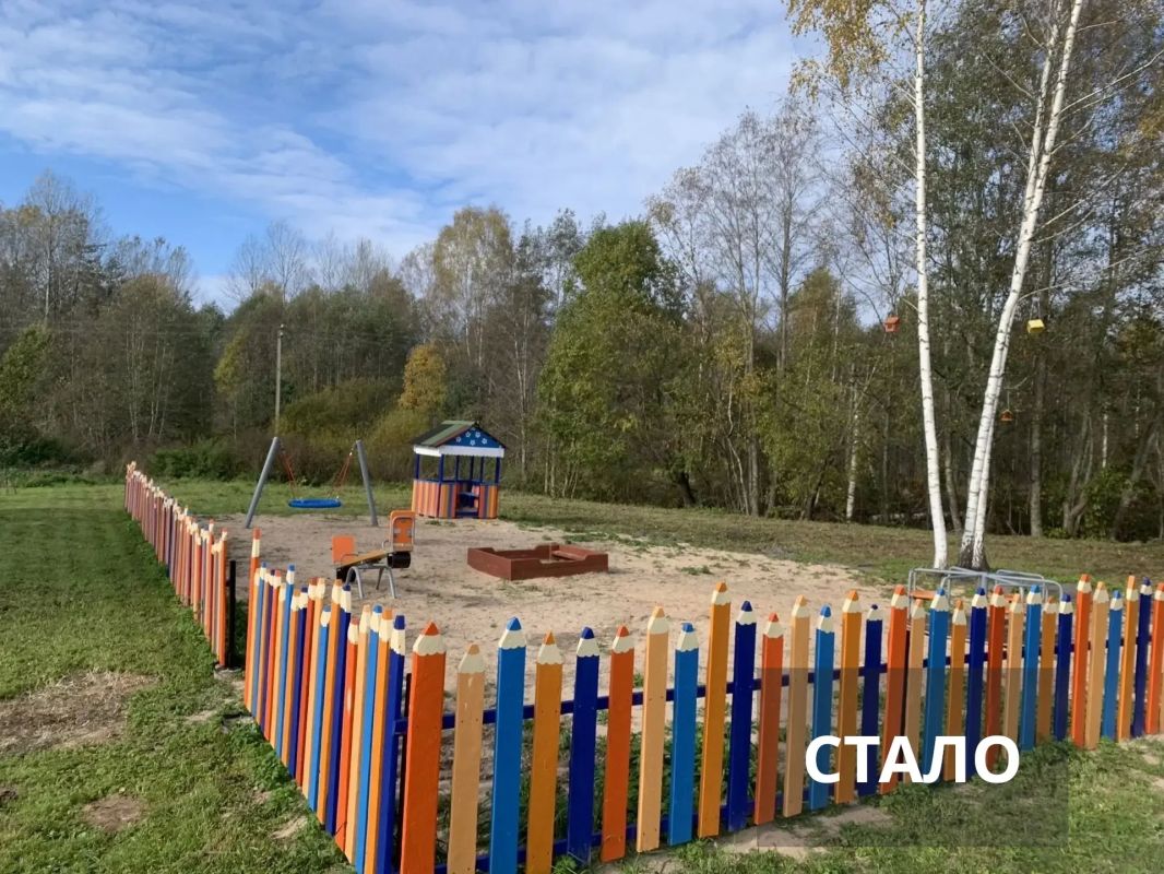 В деревне Броды Опочецкого района появилась новая детская площадка В деревне Броды Опочецкого района появилась новая детская площадка