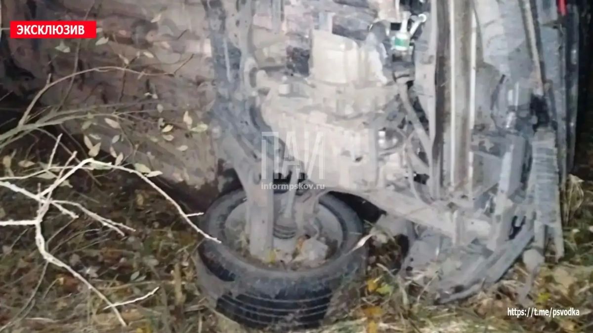 Водитель автомобиля Changan CS35 Plus не справился с управлением, в результате чего машина съехала в кювет и опрокинулась Водитель автомобиля Changan CS35 Plus не справился с управлением, в результате чего машина съехала в кювет и опрокинулась