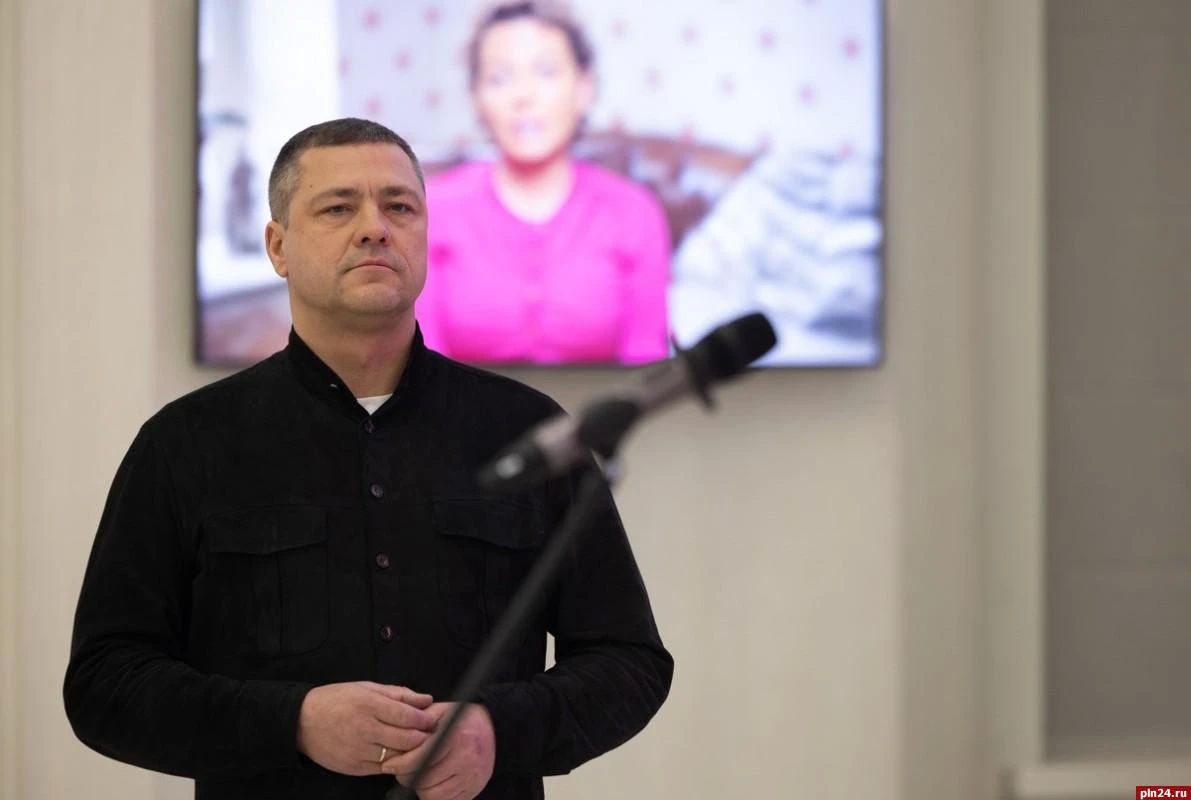 Губернатор в рамках медиафорума вручил награды псковским журналистам Губернатор в рамках медиафорума вручил награды псковским журналистам