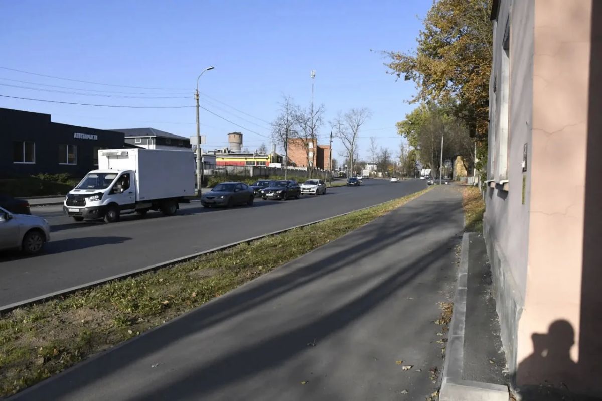В Пскове полностью открыли для движения обновленный участок улицы Леона Поземского