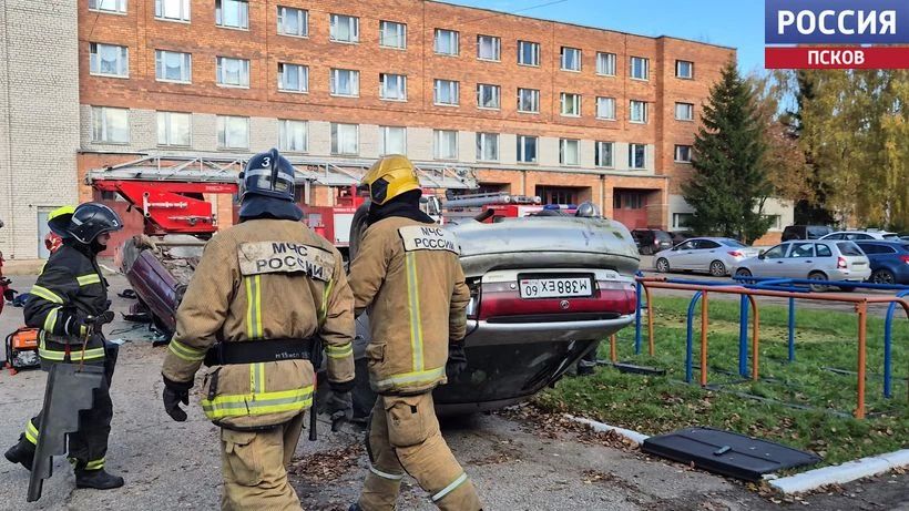 Сердечно-легочная реанимация и эвакуация с высоты: чему учились псковские огнеборцы Сердечно-легочная реанимация и эвакуация с высоты: чему учились псковские огнеборцы