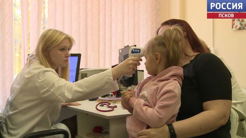 Четыре медработника пополнили штат Псковской детской поликлиники Четыре медработника пополнили штат Псковской детской поликлиники