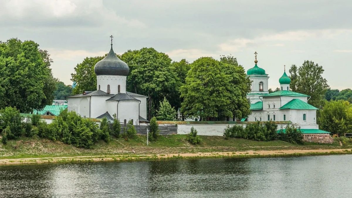 Что ждет Спасо-Преображенский собор Мирожского монастыря после передачи РПЦ?