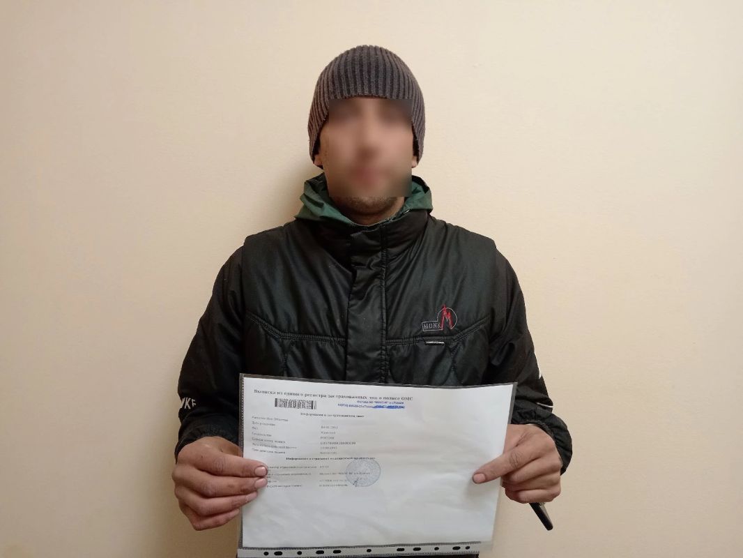 Осужденному, состоящему на учете в Островском межмуниципальном филиале УИИ, оказана помощь в оформлении документов