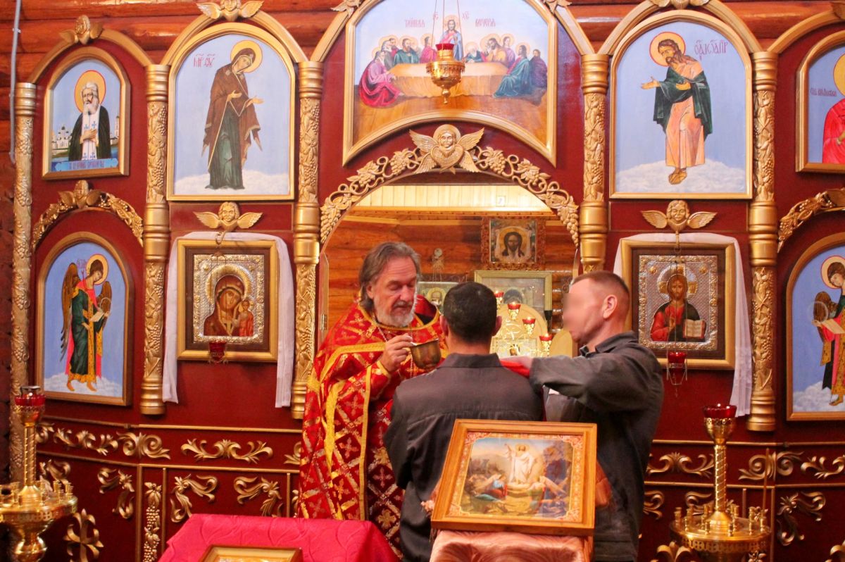 С осужденными ИК-4 встретился настоятель храмов Гдовского муниципального округа иерей Григорий Ивасенко С осужденными ИК-4 встретился настоятель храмов Гдовского муниципального округа иерей Григорий Ивасенко
