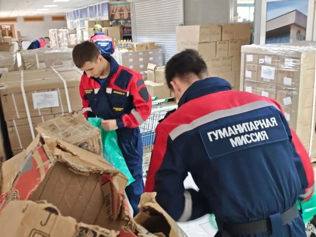 Псковские студенты-спасатели помогают восстанавливать Белгород после обстрелов Псковские студенты-спасатели помогают восстанавливать Белгород после обстрелов