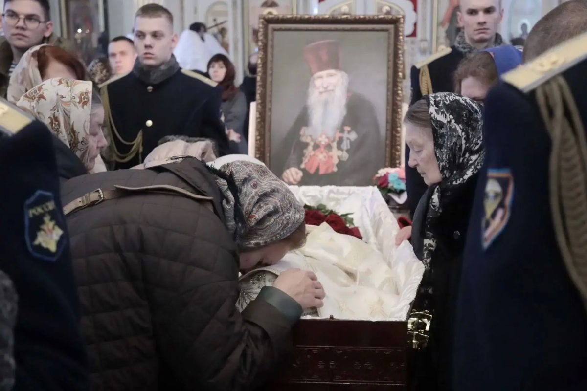 Псков простился с отцом Олегом Тэором Псков простился с отцом Олегом Тэором