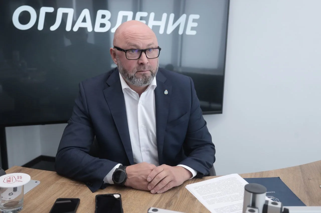 Глава Пскова Станислав Стармолотов станет гостем программы «Оглавление» на радиостанции «Серебряный дождь» (88.3 FM) в Пскове сегодня, 30 октября